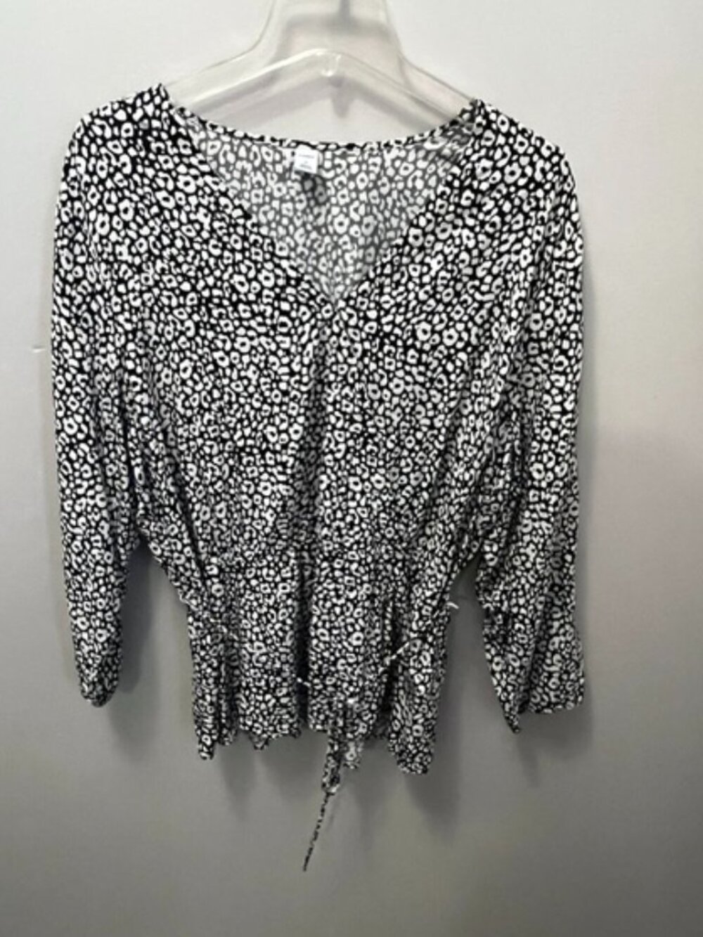 Women's Old Navy Blouse, Size XL, Black/White animal print, Waist Tie, Ex Cond!